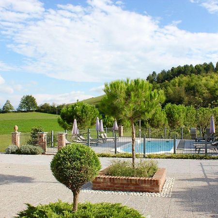 Готель Cascina Castagneto Castell'Alfero Екстер'єр фото