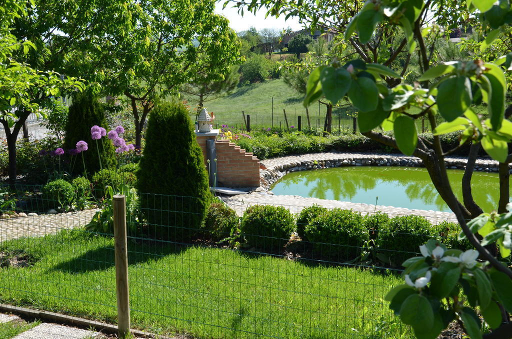 Готель Cascina Castagneto Castell'Alfero Екстер'єр фото