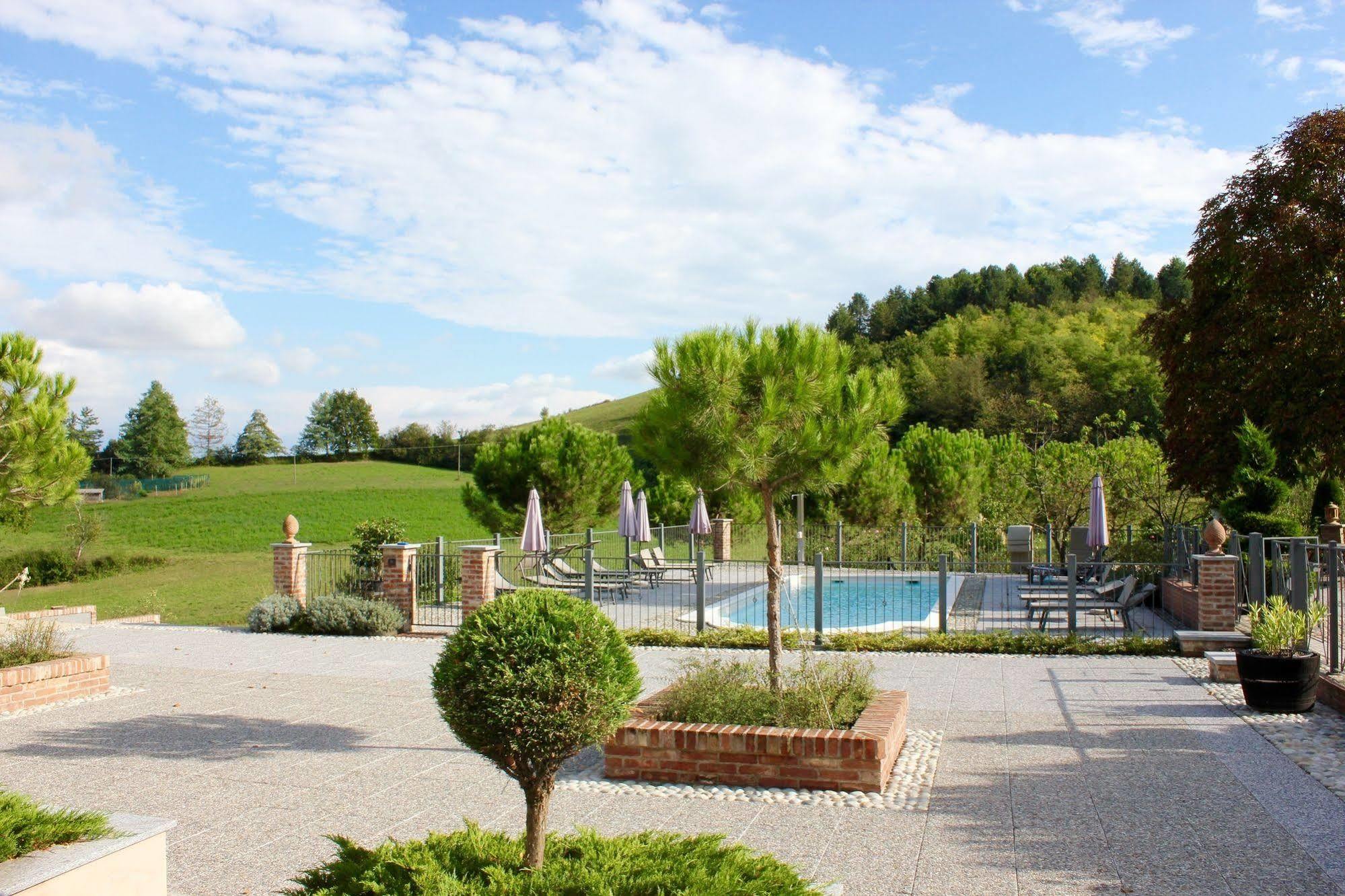 Готель Cascina Castagneto Castell'Alfero Екстер'єр фото