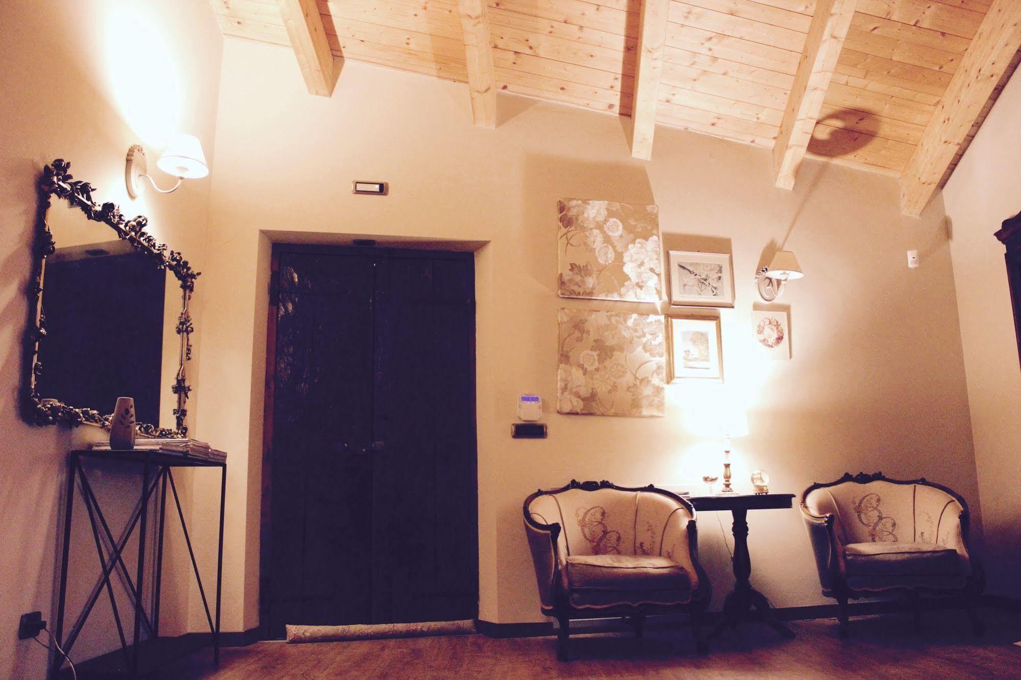 Готель Cascina Castagneto Castell'Alfero Екстер'єр фото